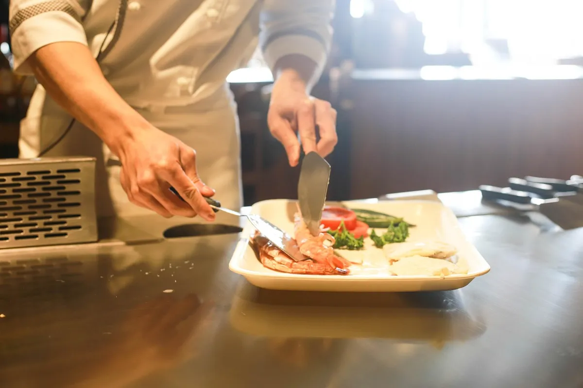 restaurant, cooking, chef, kitchen, food, professional, preparation, meal, dish, appetizer, cook, lunch, plate, prepare, food preparation, restaurant, restauran